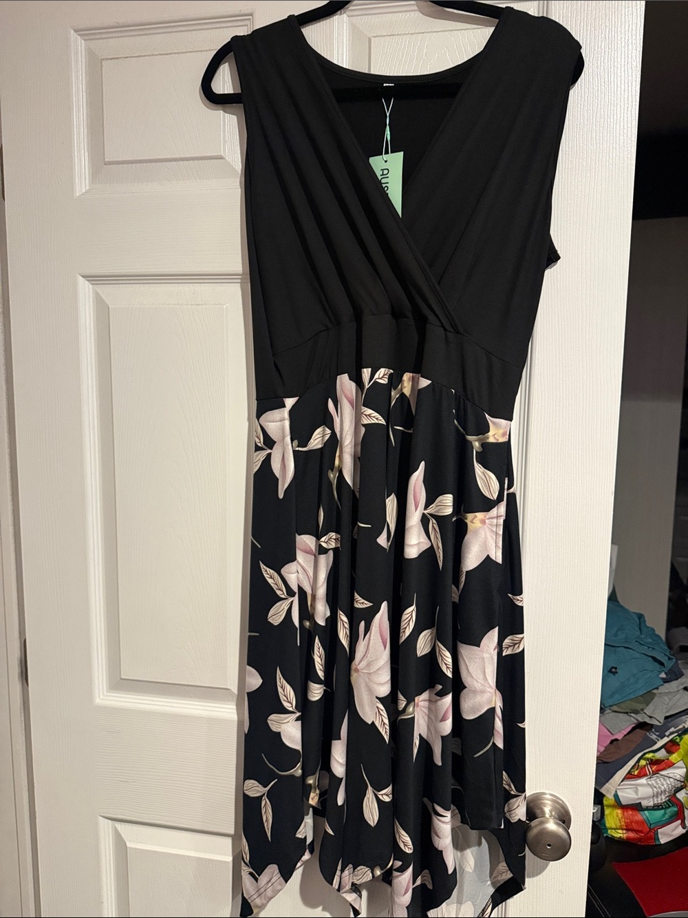 Auselily Sleeveless Black and Navy Floral V-Neck Women’s Dress